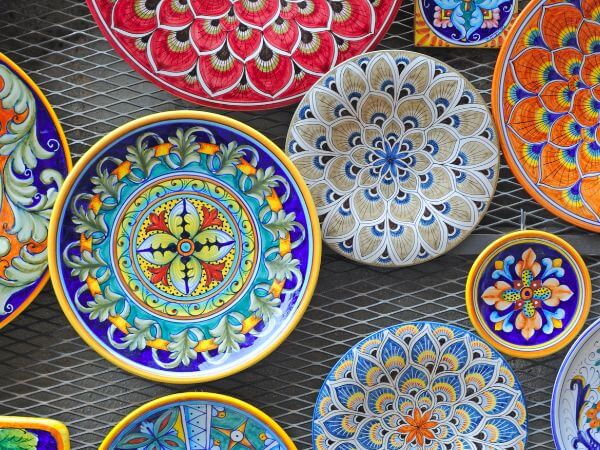 piatti di ceramica decorati